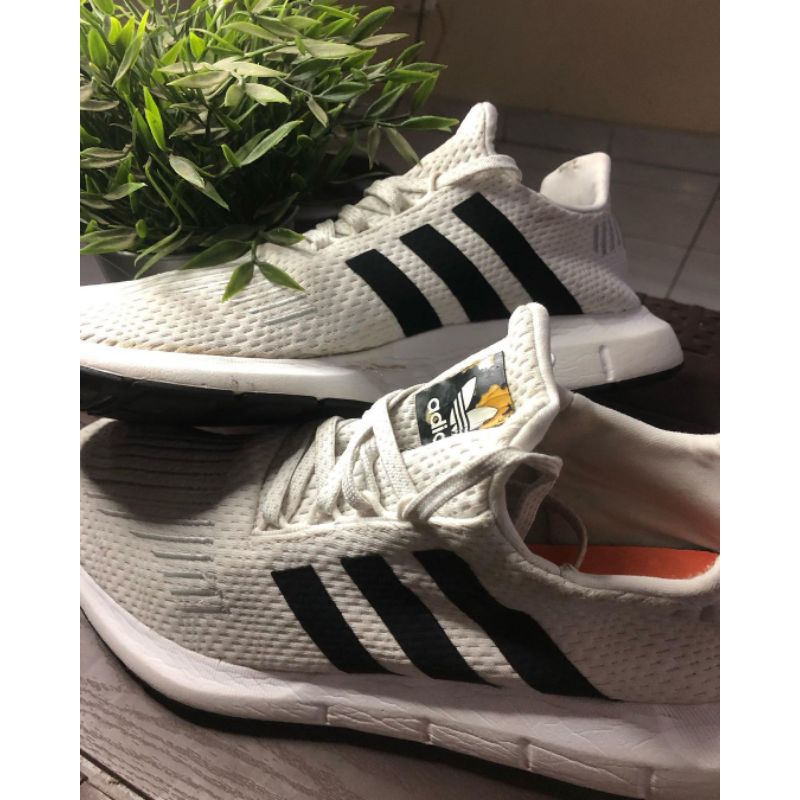 Adidas Swift Run