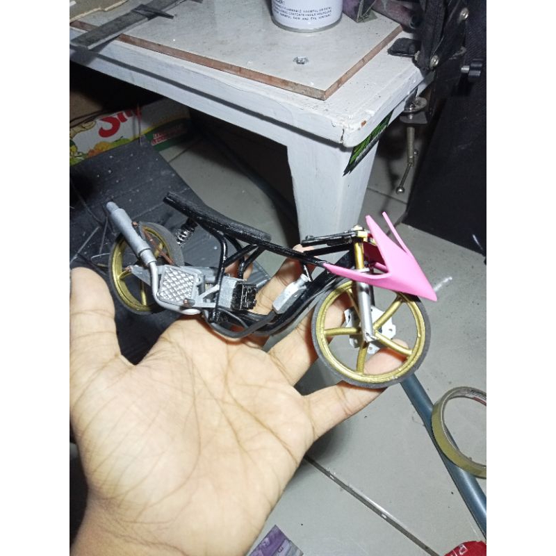 miniatur drag Vario anya