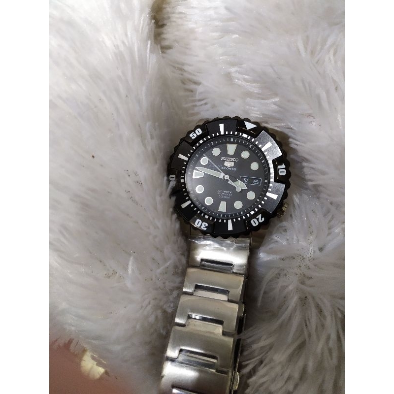 seiko 5 sport
