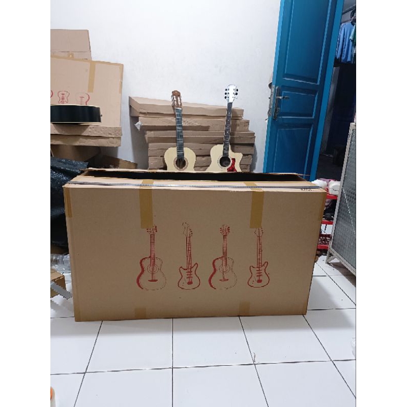 

KARDUS JUMBO BEKAS KARDUS GITAR