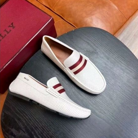 sepatu putih pria loafer cowok mewah kulit