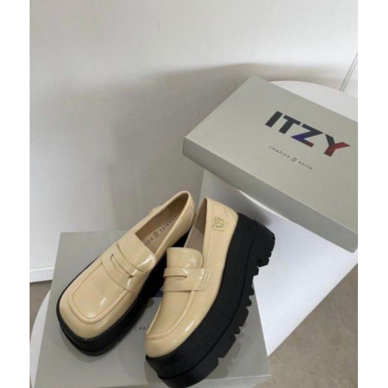 Itzy Charles & Keith