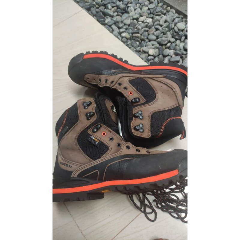 Sepatu Gunung Eiger Phyton PRELOVED SEKALI PAKAI