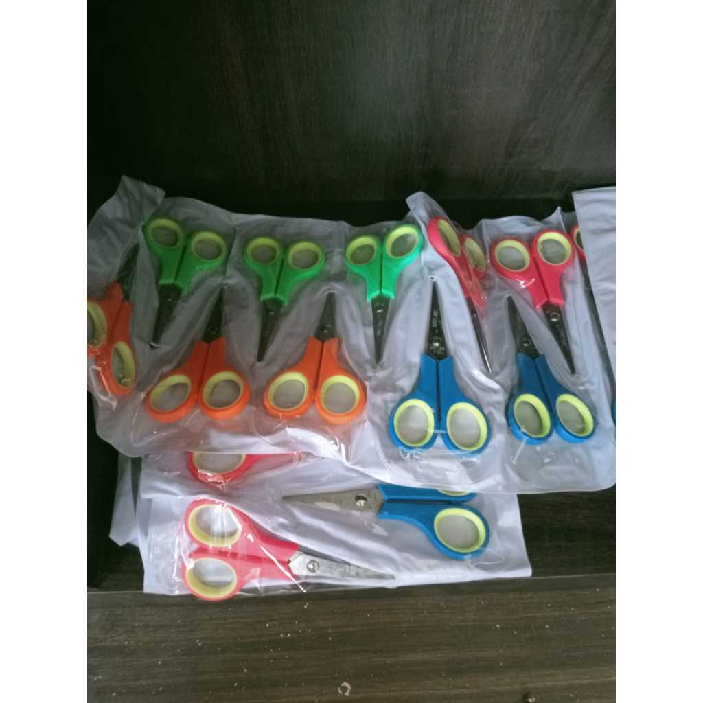 

Gunting kecil serba guna 1 lusin 12 pcs.