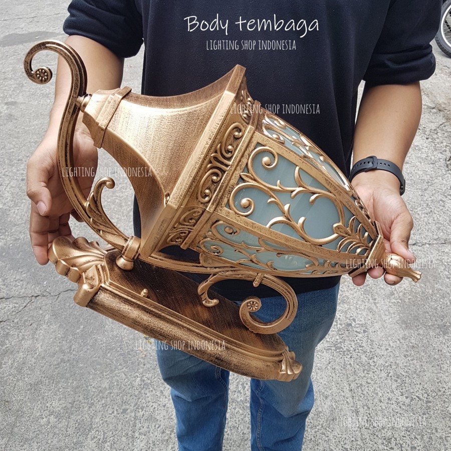 Lampu Dinding Taman Aluminium Tinggi 50cm Waterproof Outdoor Klasik Hitam atau Tembaga