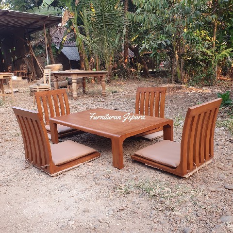 Meja Makan Lesehan Kayu Jati