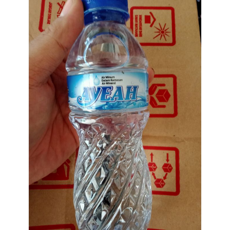 

AYEAH Air Mineral Dalam Kemasan 1 Pcs x 330