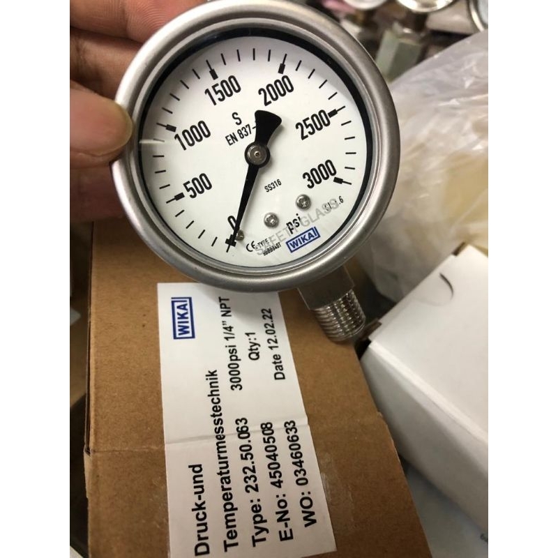 pressure gauge wika size 2.5 inch 3000 psi full stainless