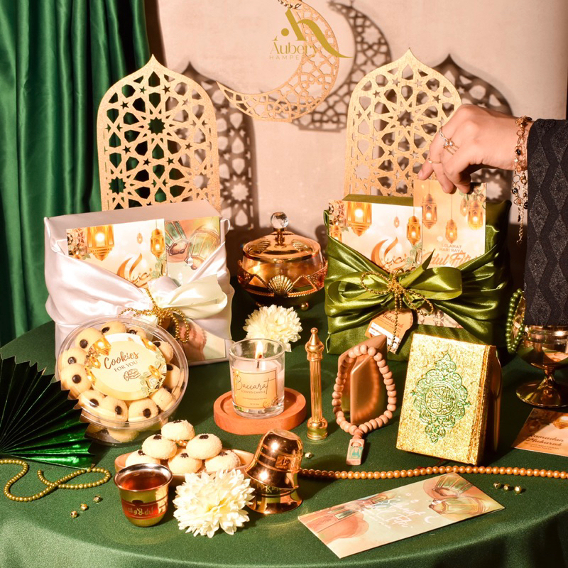 

[Hampers Idul Fitri Satin Box] Hampers Kue Kering - Parcel Lebaran Idul Fitri - Hampers Ramadhan - Hampers Lebaran Idul Fitri - Hampers Lebaran 2025 - Hampers Lebaran - Hampers Kue Kering Lebaran Idul Fitri - Hampees Idul Fitri - Hampers Idul Fitri 2025