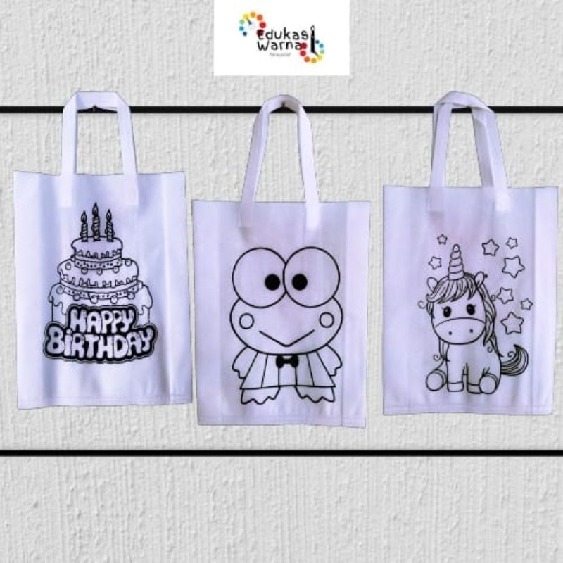 

Tas lukis Mewarnai Goodie Bag Warna Putih uk 30*40*8 Isi 40