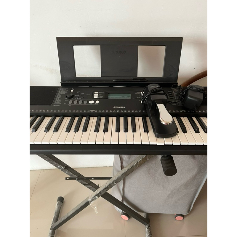 (Preloved / Bekas) Keyboard Yamaha PSR-E373