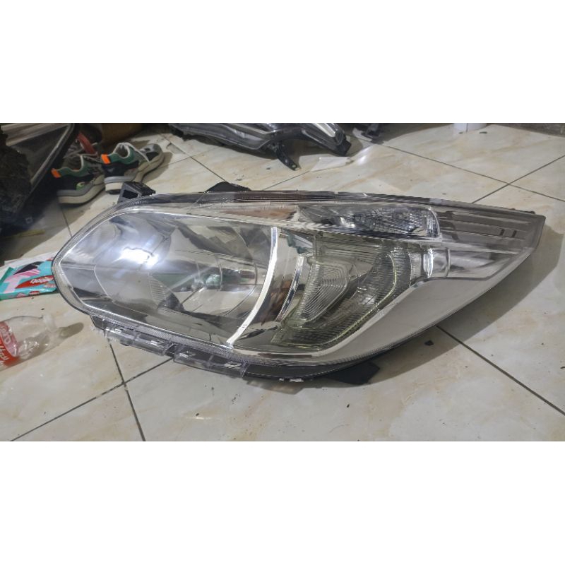 Headlamp Lampu Depan Chevrolet Spin