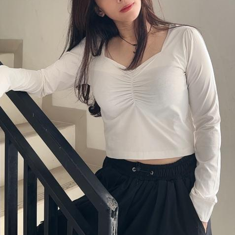 Elea Blouse / Blouse Wanita / Korean Long Sleeve Crop Top