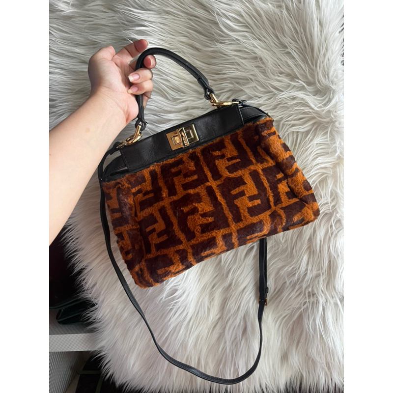 SOLD OUTpreloved fendi 2020 mini shearling zucca peekaboo zip FF numberserial tag leather
