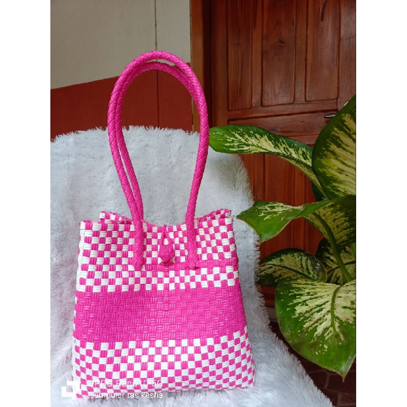 Free Rainbow Tas Anyaman Plastik Jali Jali Wanita Kekinian Handle Panjang Series Pink