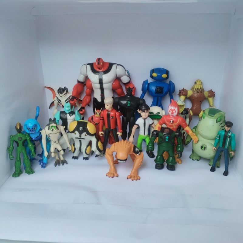 Figur Ben 10 Keren Kondisi Preloved mainan Ben Ten Kode : 15B
