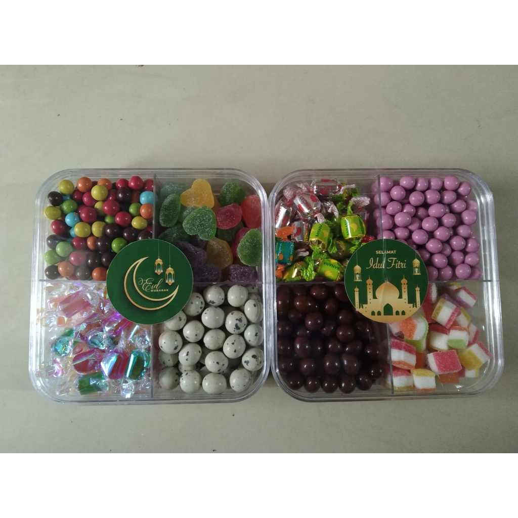 

Paket Coklat Lagie Toples Lebaran Sekat 4 / Parcel Coklat Lebaran Imlek Natal Tahun Baru/ Cokelat Lagie Toples