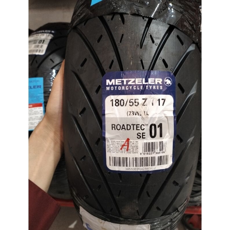 BAN LUAR METZELER UK 180/55-17 01 SE TUBELESS