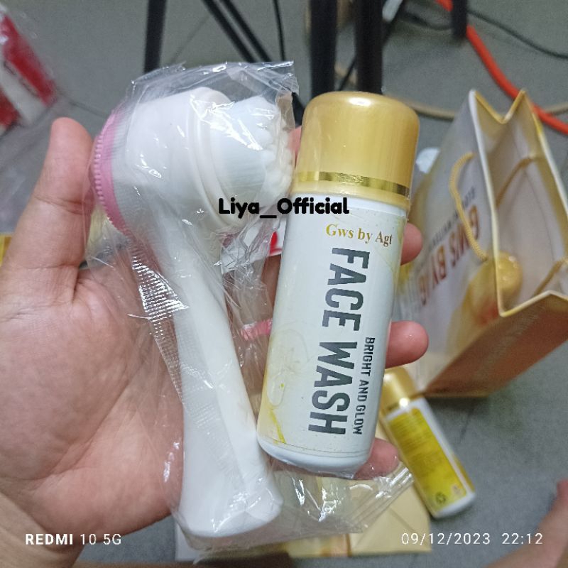 GWS SKINCARE FACIAL WASH + BRUSH WAJAH