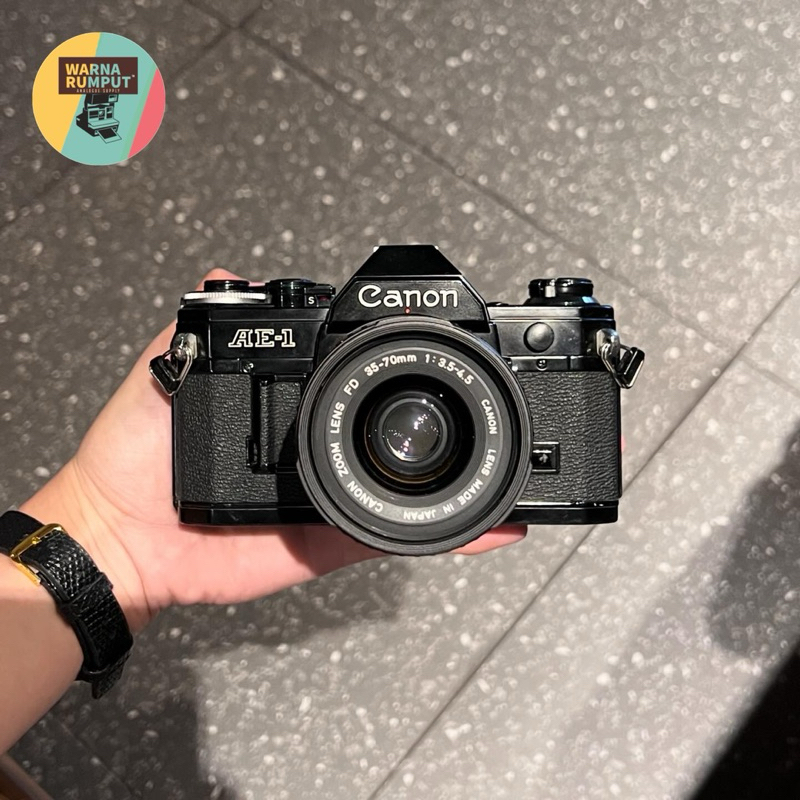 Canon AE-1 Black (rare) & Lensa Canon Zoom FD 35-70mm F3.5-4.5 TERLARIS