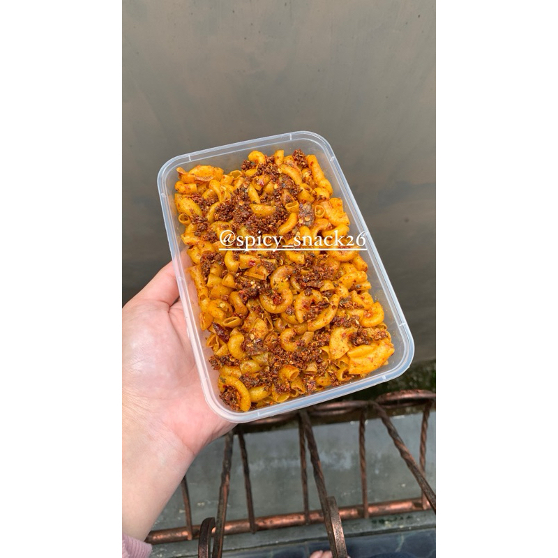 

makaroni pedas daun jeruk/makaroni pedas/cemilan pedas