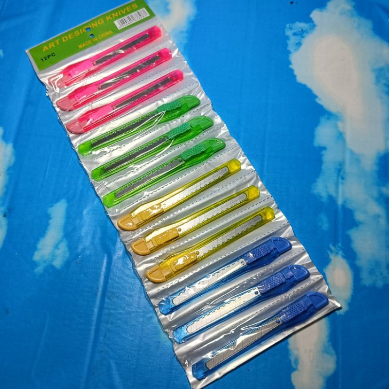 

Cutter mini renceng isi 12 pcs