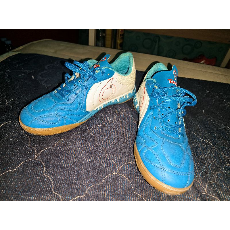 Preloved Colection Sepatu Futsal Ortuseight Jogosala x Tango Vanilla Deligh Leather Size 41 BNWB