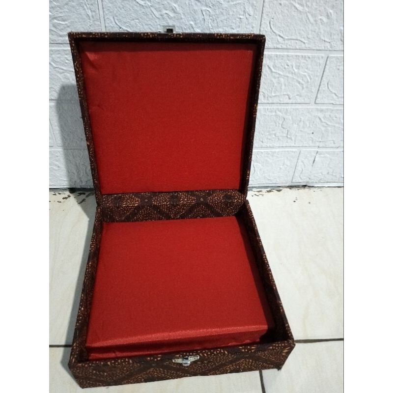 

Box batik 19X23X5