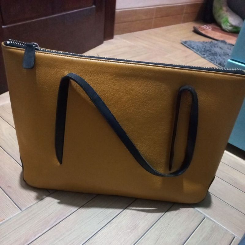 tote kulit ngejreng yang mau-mau aza, esquire kulas