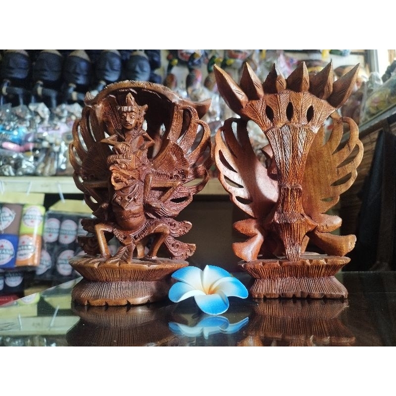 Patung Garuda Wisnu Kencana