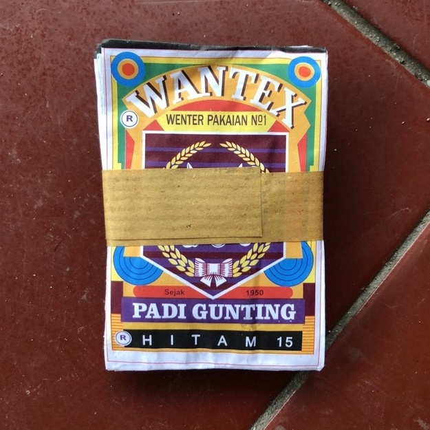 

Kualitas Premium.. Wantex Pewarna Pakaian / Wantex Padi Gunting HITAM 10 PCS Pewarna Kain / Jaring WIK