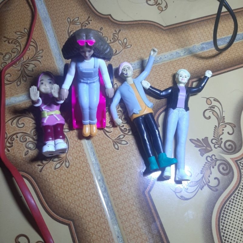 mainan / figure dikoleksi boboiboy yaya & figure barbie mcd 2023
