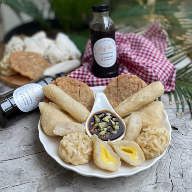 

Pempek Ikan Tenggiri Homemade 100% Halal isi 20pcs Frozen Vacum