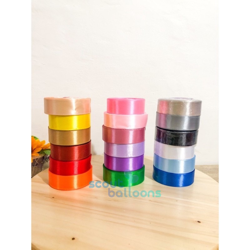 

Pita Satin 1 inch 2.5 cm / Pita untuk Buket 1 inch / Pita Hampers 1 inch