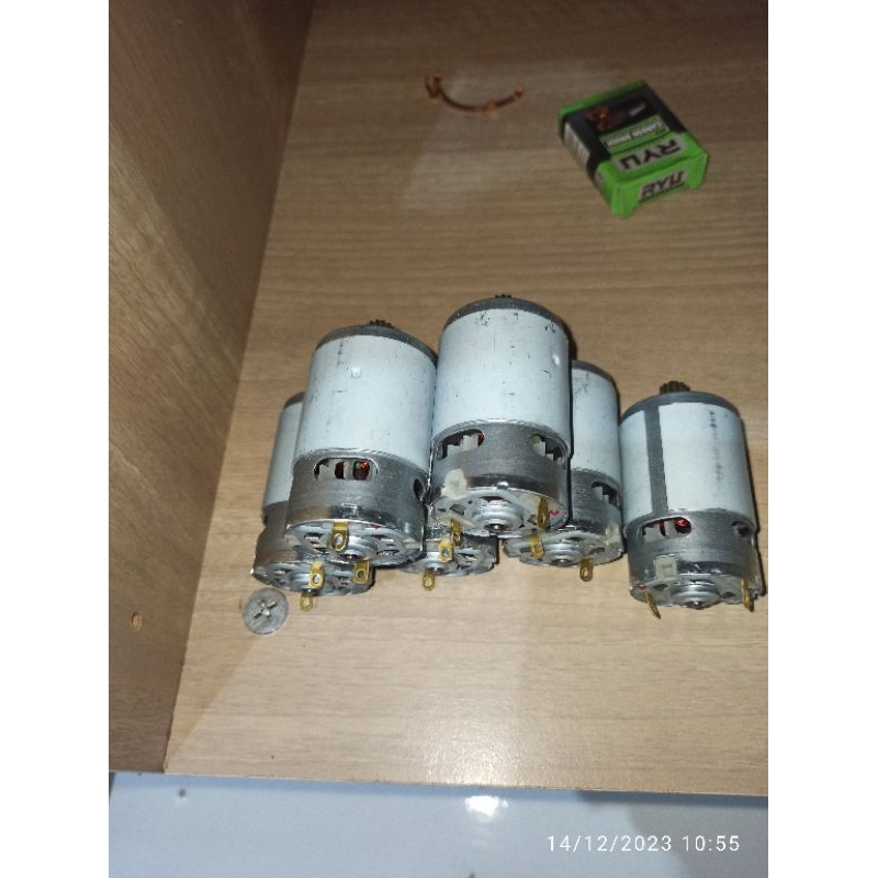 dinamo motor bor baterai 20 volt 12 gigi RYU RCI20V