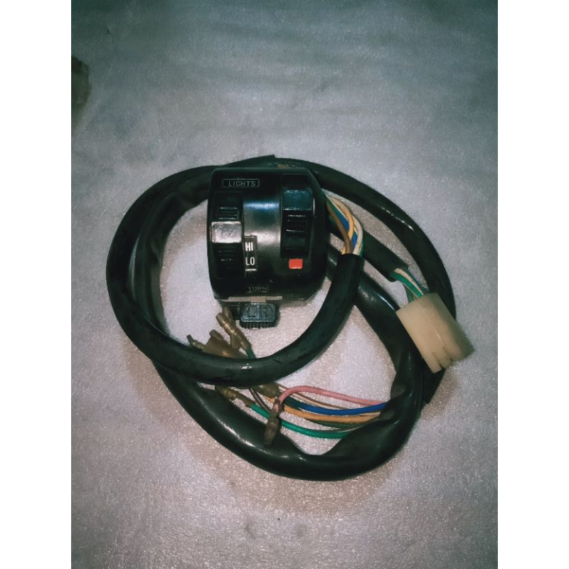 holder saklar kiri DT100 nos
