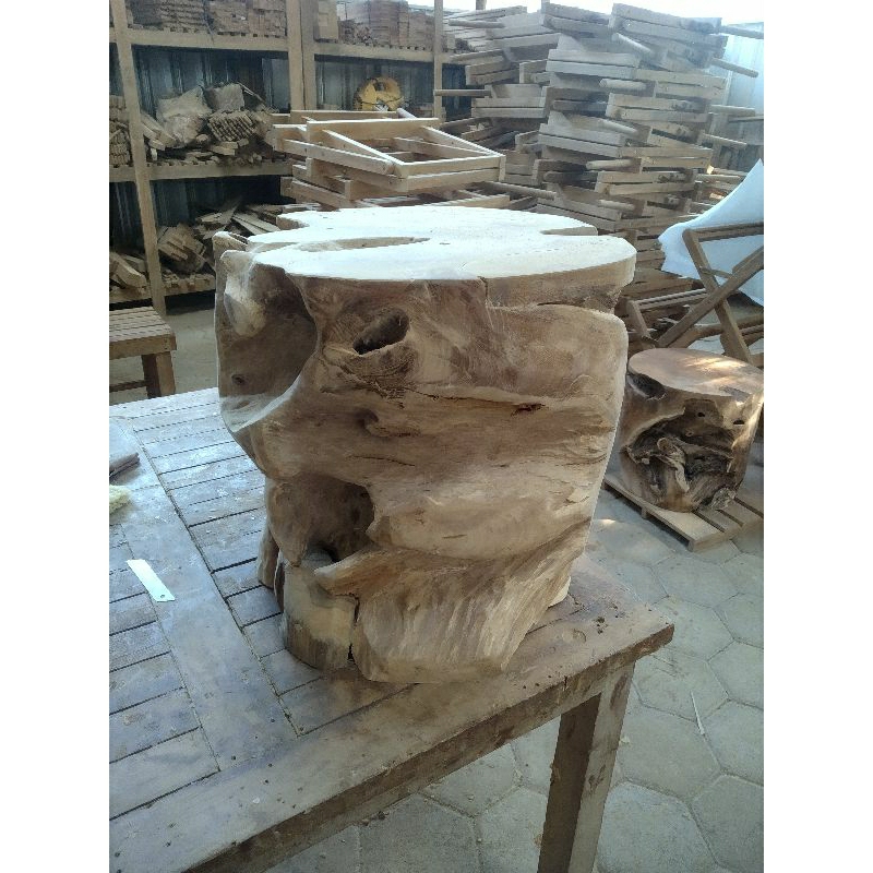 Stool/Dugel Kayu Jati terbentuk oleh alam, produk asli dari Jepara