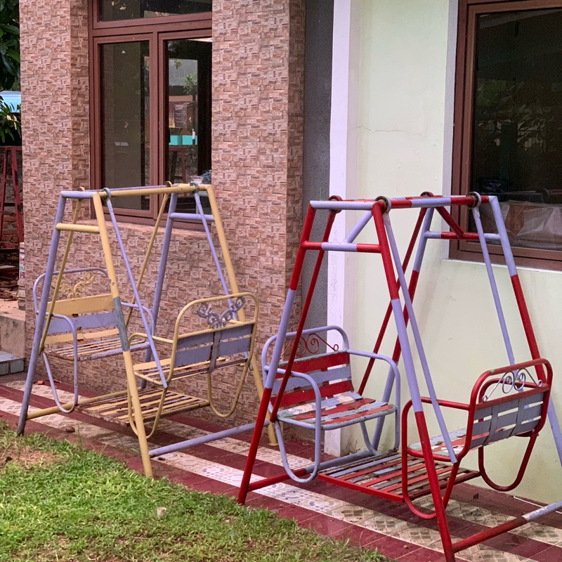 ayunan besi bekas
