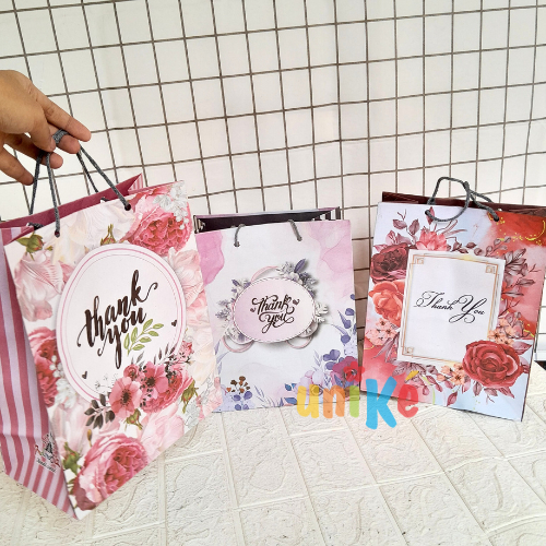 

12pcs Tas Kertas Souvenir 20x10x25 Paper Bag Aesthetic Paper Bag Murah Grosir Unike Tas Kado Gift