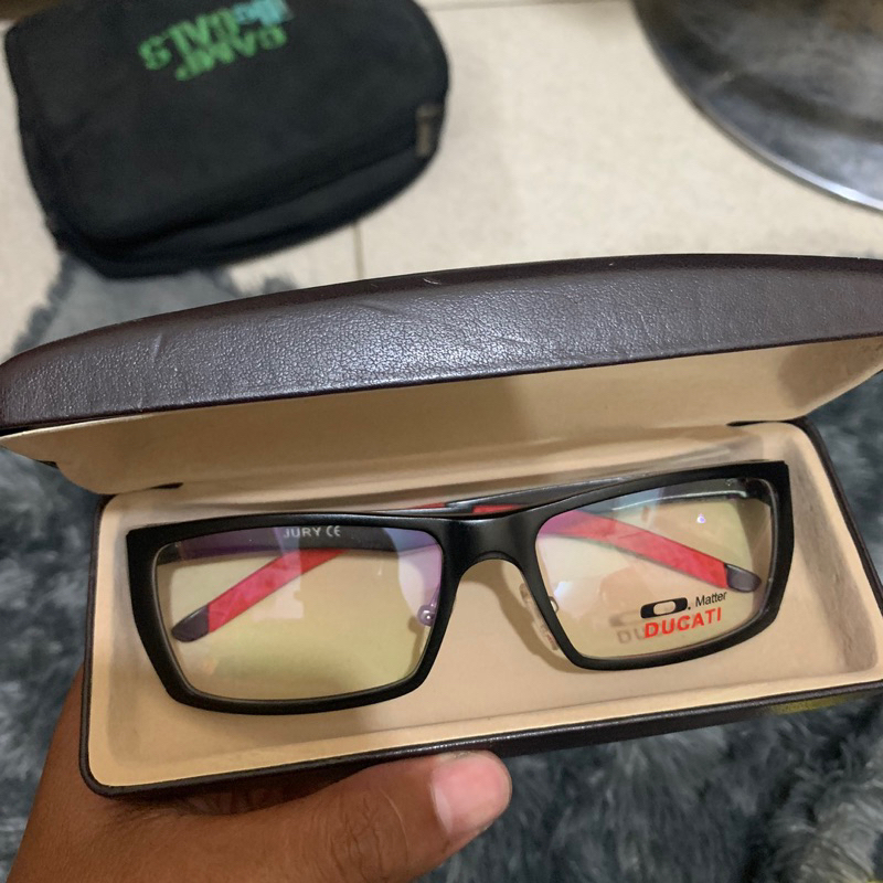 frame oakley ducati second