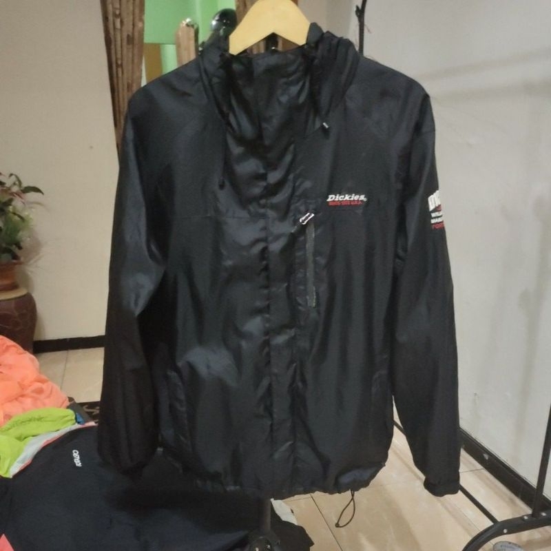 outdoor jaket dikies