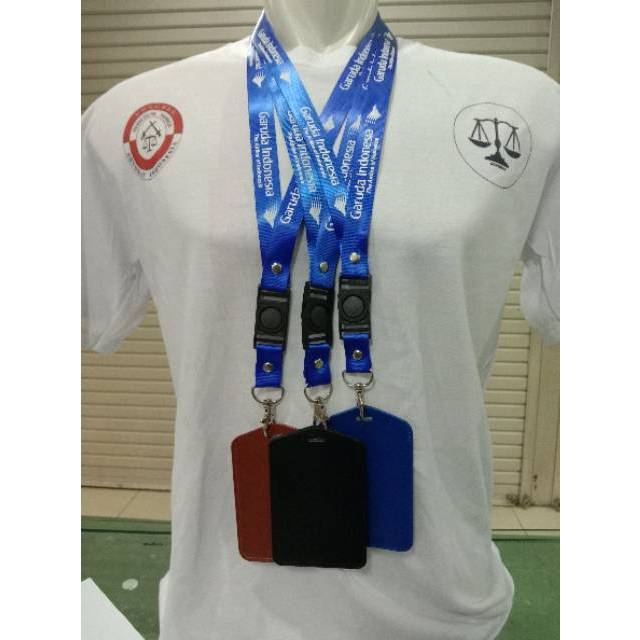 

Gantungan Tali + Tempat Kartuu ID Card Garuda Indonesia Biru Gantungan Tali ID Card Garuda Indonesia