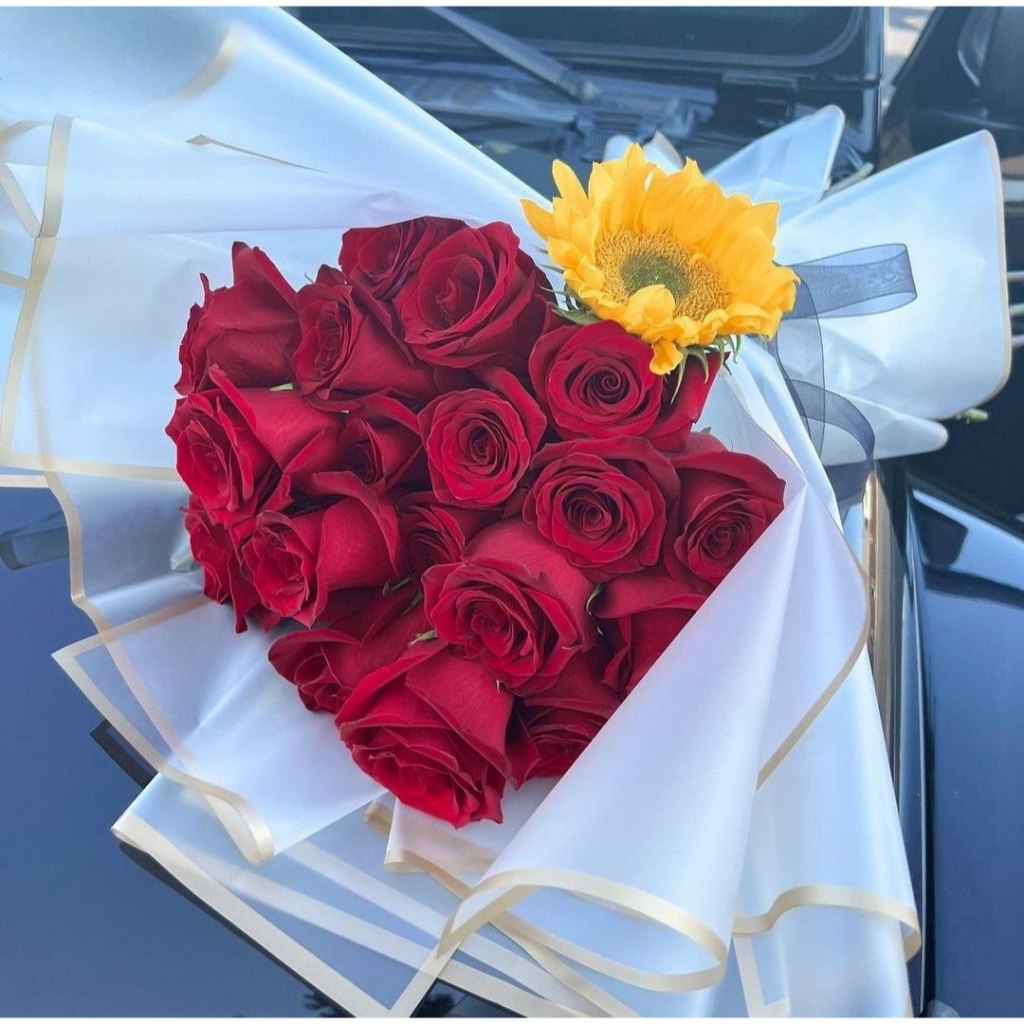 Buket Mawar Asli Fresh 20 Stem dan Bunga Matahari / Buket Bunga Mawar Merah / Hand Bucket Mawar Vanc