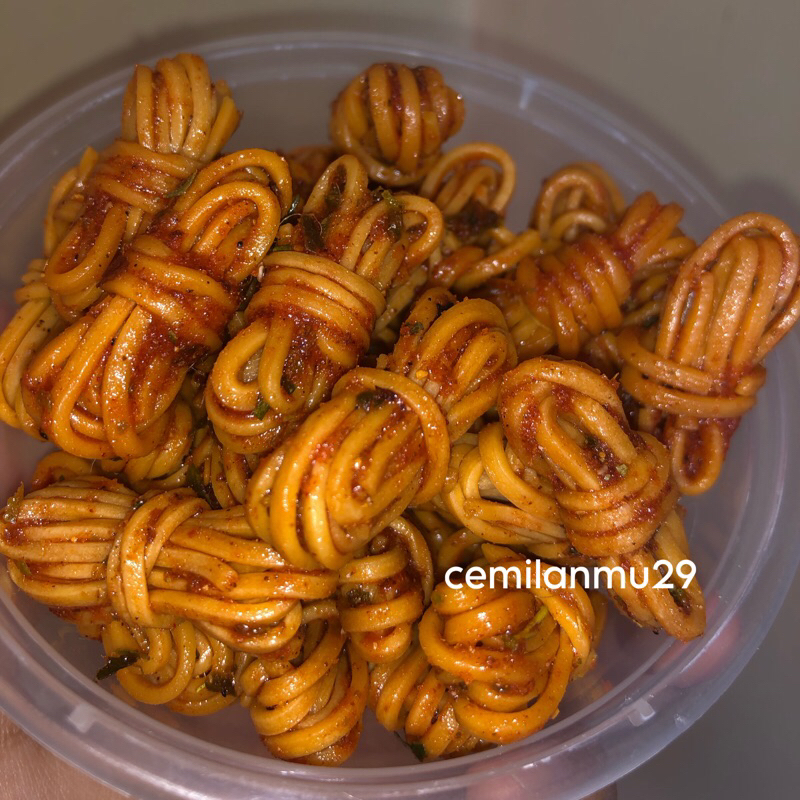 

mie gulung | mi uwel | mi gulung pedas daun jeruk100gr Kejuku.Beraroma