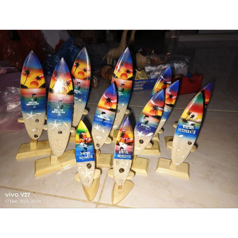Hiasan Pajangan Papan Surfing Bintan