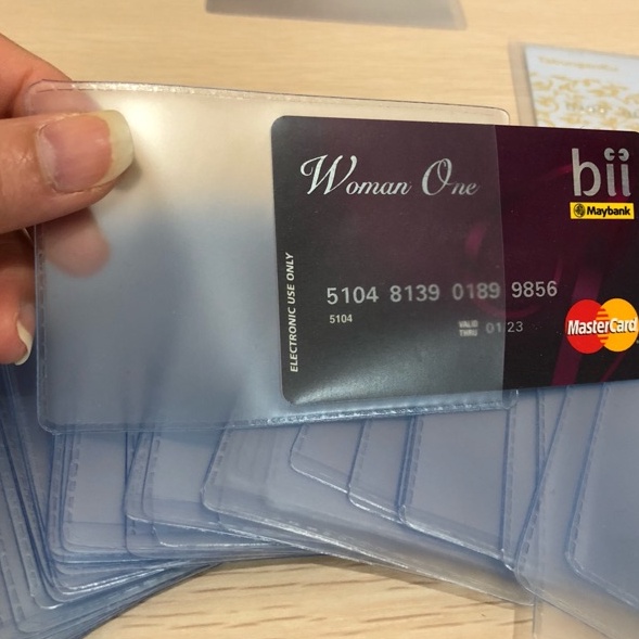 

Terlaku Plastik etoll plastik idcard sampul plastik pelindung kartu plastik nametagburem polos