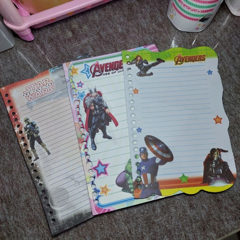 

Isi Kertas Binder A5 Loose Leaf Karakter Avengers & Star Wars 20 Lubang