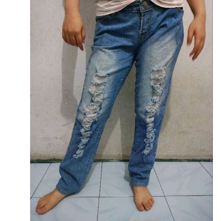 Preloved celana jeans wanita jumbo ukuran 32 model kekinian