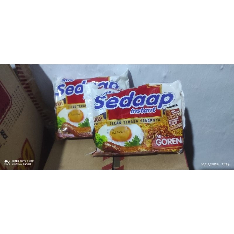

MIE SEDAAP GORENG / MIE SEDAAP INSTAN GORENG