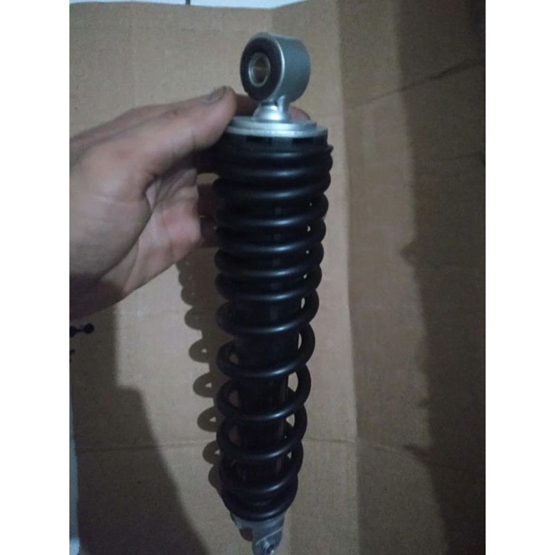 sokbreker motor honda BEAT FI  belakang copotan ori